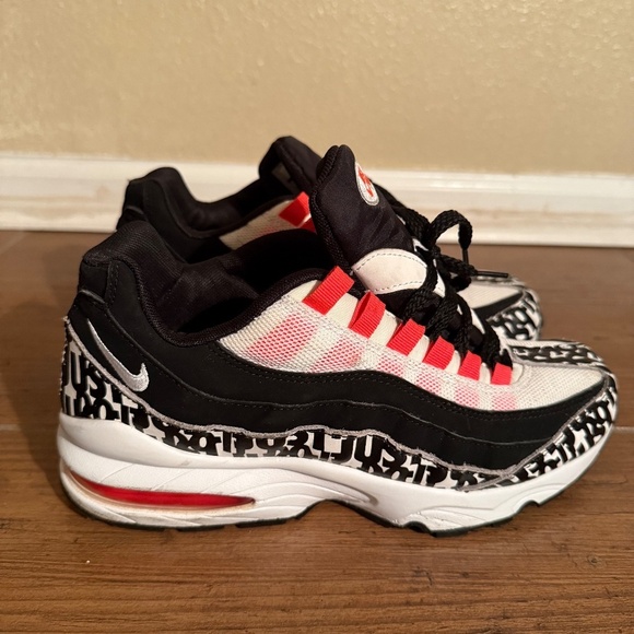 🔥 Nike Air Max 95 "Just Do It" Limited Edition – Size 7Y 🔥 - Picture 7 of 7
